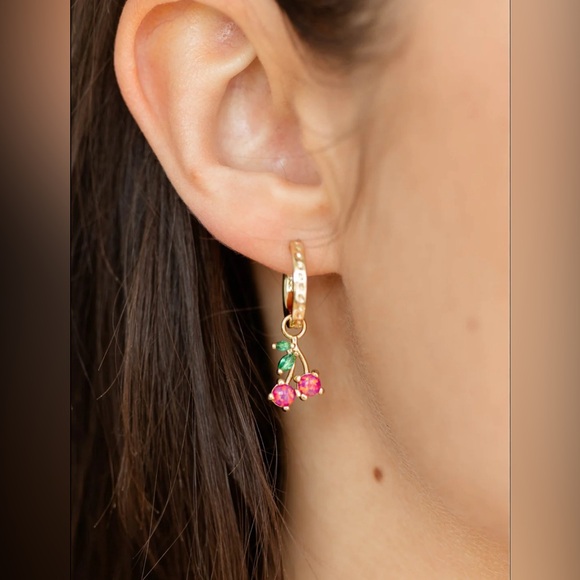 NWT! KENDRA SCOTT REMOVABLE CHARM 🍒 EARRINGS! 14K/ RARE KYOCERA OPAL! CELEB FAV! - Picture 4 of 6